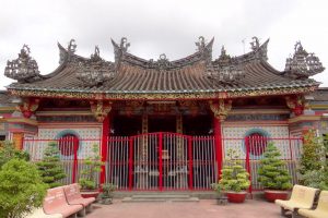 Chùa cổ Kiến An Cung