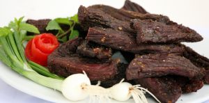Thịt bò gác bếp Cao Bằng thơm ngon, ngọt và cay