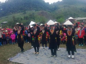 Đặc sắc văn hóa người Na Rì