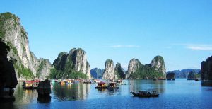 Bái Tử Long với muôn vàn đảo đá đẹp tựa bức tranh sơn thủy