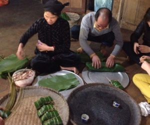 Bánh chưng đen là món ăn không thể thiếu trong dịp tết người Tày