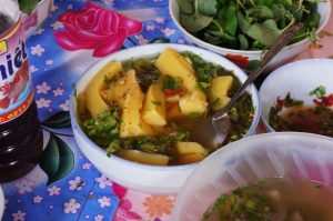 bánh đúc ngô màu vàng