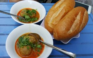 Bánh mỳ xíu mại- ăn một lần nhớ mãi