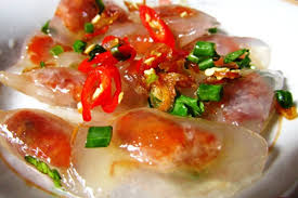 Bánh quai vạc gần giống với bánh bèo Huế