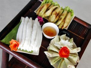 Nhân bánh được làm từ thịt nạc, mộ nhĩ ăn đệm đà, béo