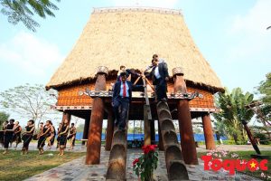 Ngôi nhà rông Tây Nguyên không khuôn viên bảo tàng
