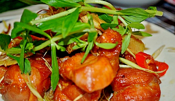 Bê chao là món ăn đặc sản ở Lai Châu