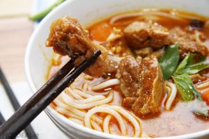 Bún bò cay ở Bạc Liêu
