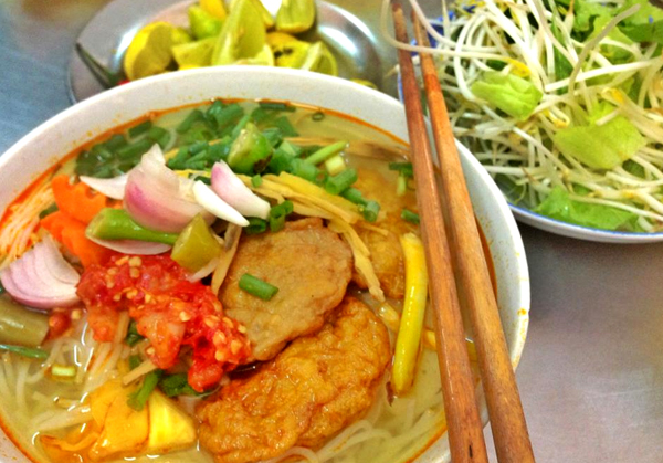Bún chả cá Quy Nhơn- Bình Định ngon, hấp dẫn từ màu sắc đến nguyên liệu