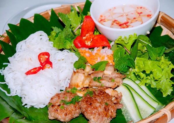 Bún Đa Mai có thể kết hợp với nhiều món ngon khác nhau