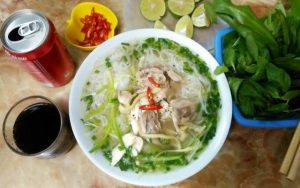 Tô bún trông vô cùng hấp dẫn, ăn ngay khi còn nóng thôi nào