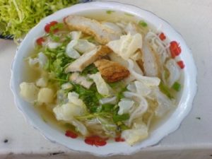 Bún sứa Bà Hoa ngon nhất vùng phan thiết với nhiều nguyên liệu thơm ngon