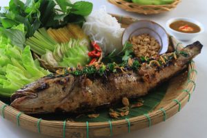 Đặc sản Cà Mau- cá lóc nướng trui
