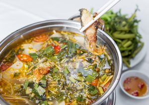 Cá tầm xương sụn, ngọt,thịt trắng, nấu với canh chua ngon , đậm đà