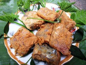 Cá tính trông đơn giản nhưng được chế biến cầu kỳ, công phu,ngon nhất vẫn là món cá thính chua nướng