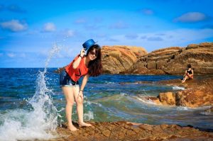 Cầu Mỵ là điều kỳ diệu mà thiên nhiên ban tặng cho Cô Tô xinh đẹp, hãy cùng hòa mình vào làn nước mát lành trong veo