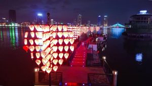 Rực rỡ cầu tình yêu