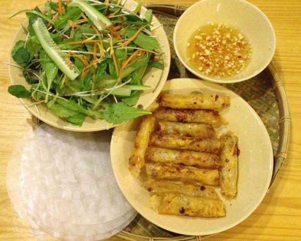 Buổi chiều se lạnh, đi ăn chả ram bắp vô cùng ấm áp, ngon miệng