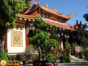 Chùa Bảo Lâm là điểm chiêm bái được nhiều người ghé đến