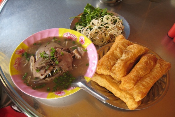 Hấp dẫn cháo lòng tắc, đặc sản Hậu Giang