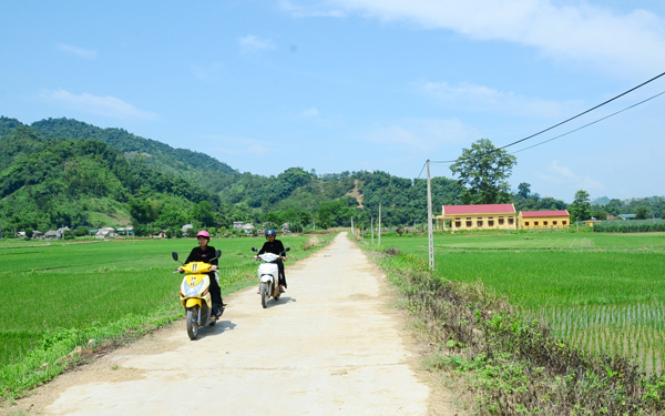 Đường về làng quê huyện Chiêm Hóa