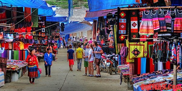 Nhộn nhịp với không gian đầy sắc màu