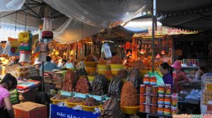 Những món đặc sản An Giang được bày bán hấp dẫn ở chợ Tinh Biên