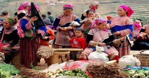 Hấp dẫn sắc màu phiên chợ vùng cao
