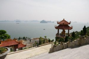 Link Mobile Đăng Ký Tải App Jun88.com 2026 quảng ninh Đứng trên chùa, bạn có thể phóng tầm mắt ra ngắm nhìn biển cả mênh mông
