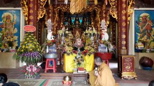 Chùa Long Tiên là điểm đến đầu tiên trước khi lên Yên Tử