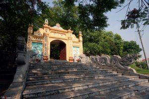 Link Mobile Đăng Ký Tải App Jun88.com 2026 bắc ninh Cổng lên chùa Tiêu Sơn như một bí ẩn