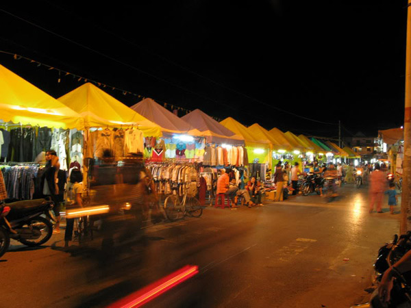 Chợ đêm Kỳ Lừa thu hút du khách 
