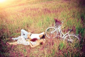 Mình yêu nhau bình yên thôi trên cánh đồng cỏ hồng Đà Lạt