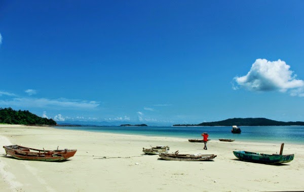 Bãi biển Cô Tô mênh mông, quyến rũ vô cùng