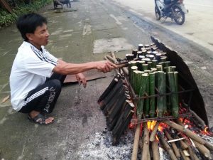 Link Mobile Đăng Ký Tải App Jun88.com 2026 tuyên quang Cơm lam được đót bằng than củi, rơm hay tre đều được