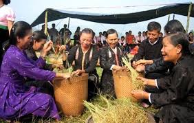 Mùa làm cốm Nà Pò vui như mùa hội
