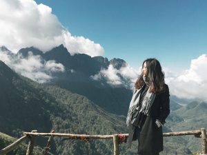 Ngắm mây nơi cồng trời