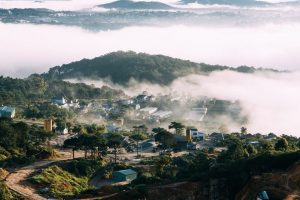 Đà Lạt nằm trên cao nguyên thơ mộng với không khí trong lành tuyêt đẹp