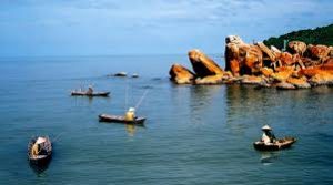 Du thuyền ở hòn Đá Bạc