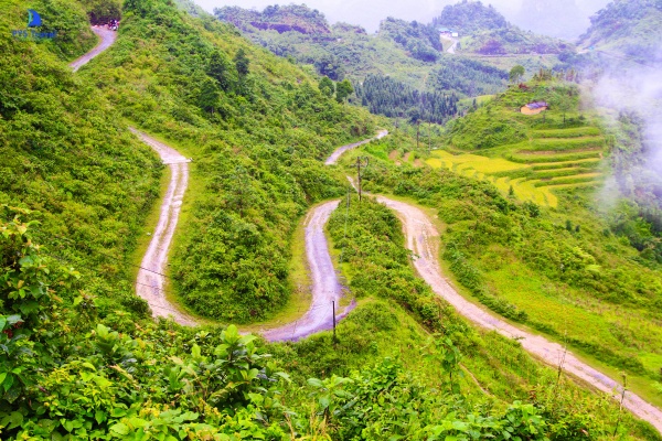 Đèo mã Pì lèng quanh co, hiểm trở nhưng là điểm khám phá tuyệt vời