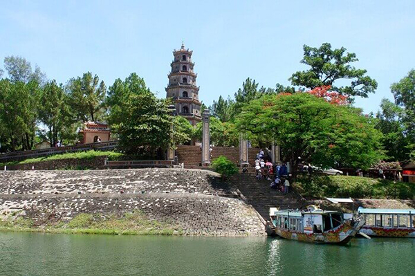 Chùa Thiên Mụ nổi tiếng xứ Huế