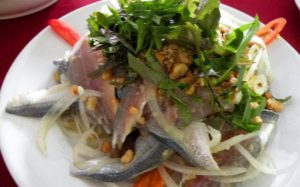 Hấp dẫn gỏi cá trích Cây Bàng