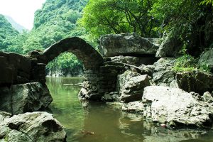 Hang Lườm với nhiều giá trị lịch sử