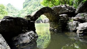Một cảnh đẹp ở hang Luồn ao Dong