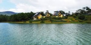Hồ Bình An như một cảnh đẹp thiên nhiên thu nhỏ giữa thành phố năng động, hiện đại