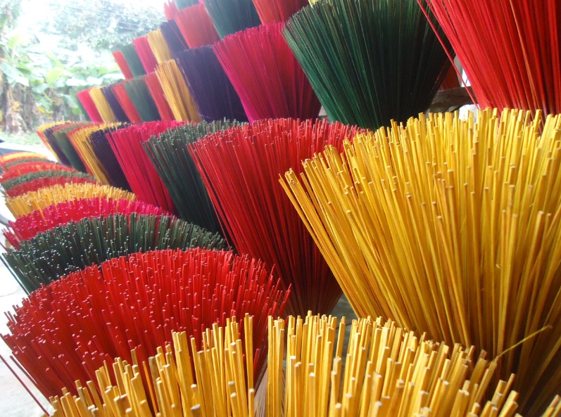 Hương trầm Kẻ Gám