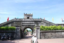 Thành cổ Quảng Trị- nơi gắn liền với một thời bom đạn ác liệt