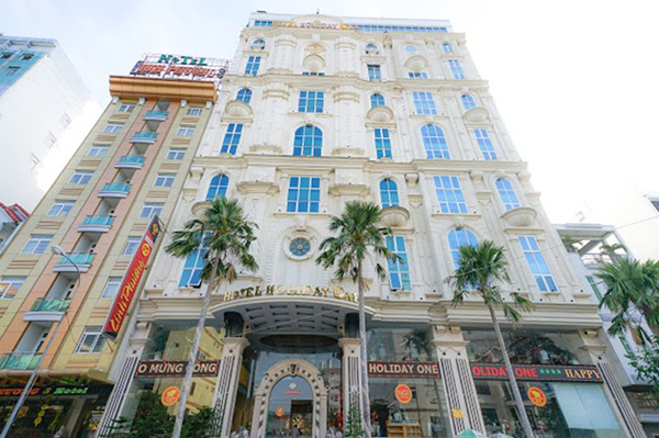 Khách sạn Holiday