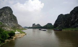 Khung cảnh nên thơ và tươi đẹp ở Kẽm Trống khiến du khách say mê