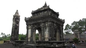 Lăng vua Đồng Khánh